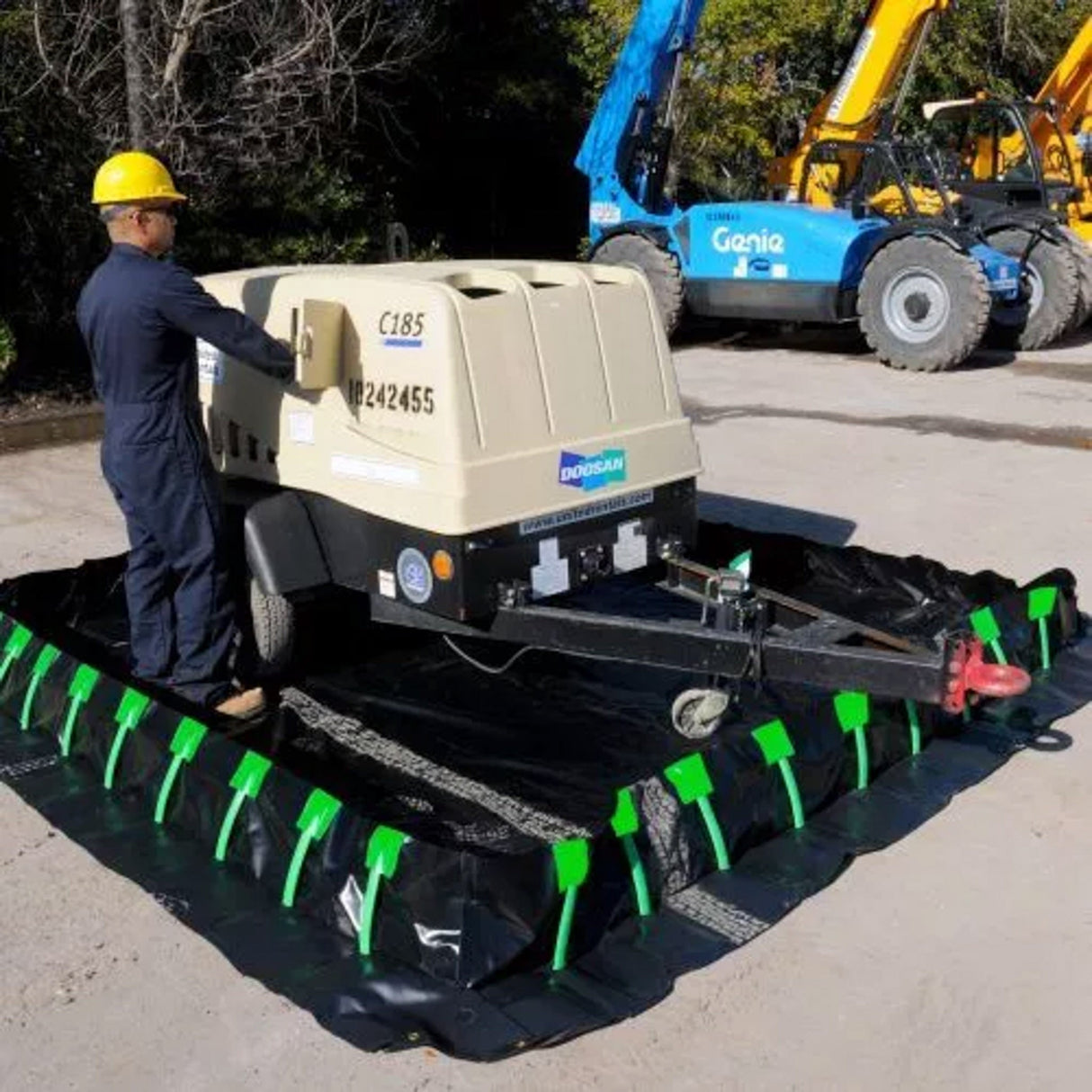 Ultra-Containment Berm® Stake Wall Model 3