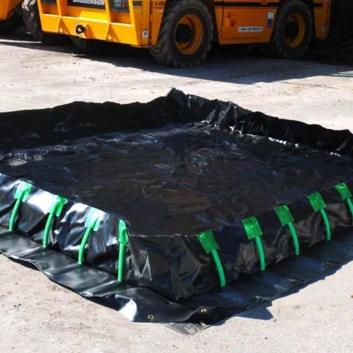 Ultra-Containment Berm® Stake Wall Model 1